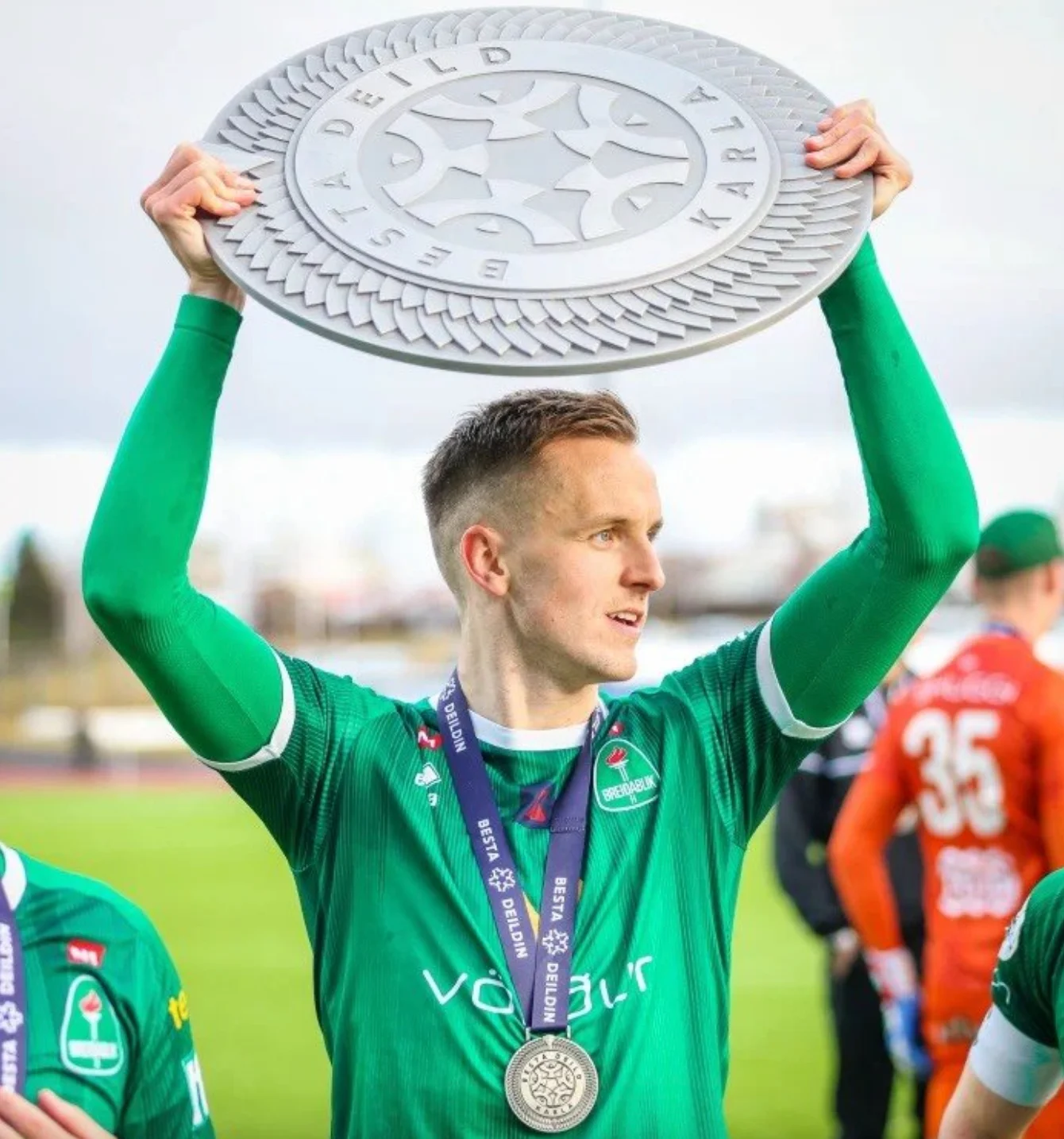 Viktor Örn í samstarfi við Soccer and Education USA